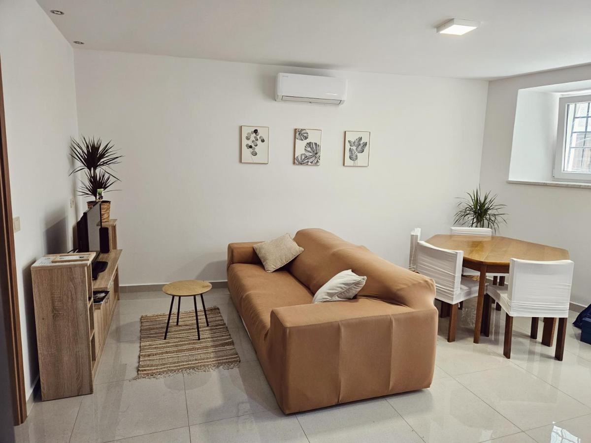 Apartment Gaja, Копер Екстериор снимка