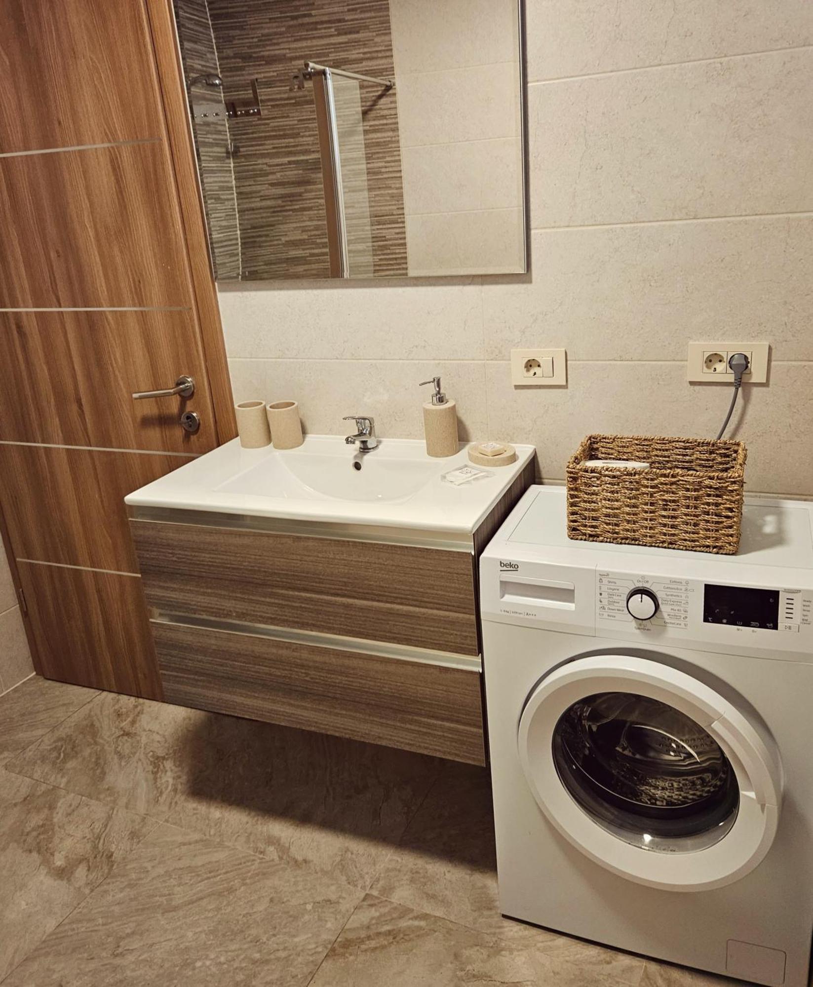 Apartment Gaja, Копер Екстериор снимка