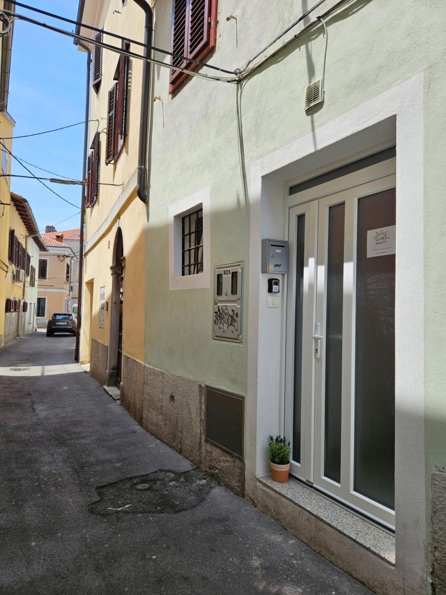 Apartment Gaja, Копер Екстериор снимка